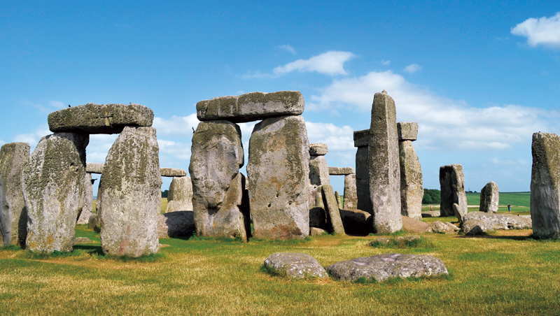 構築於新石器時代的英國巨石群對天文學的意義及興建目的仍眾說紛紜，是世界著名的未解之謎。